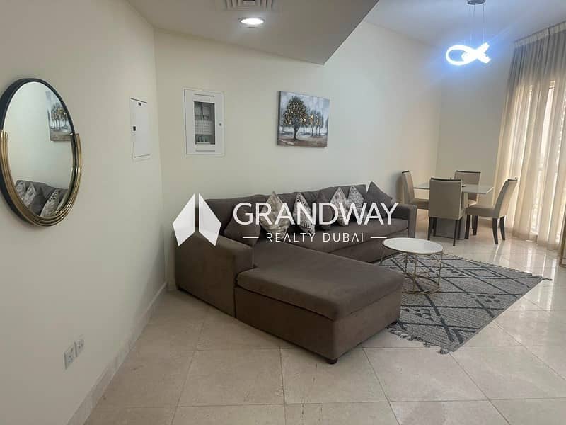 2 Bright 1BR | Great Amenities | Contemporary Living — photo 2