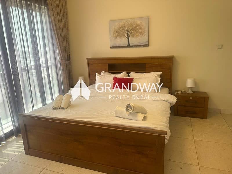 3 Bright 1BR | Great Amenities | Contemporary Living — photo 3
