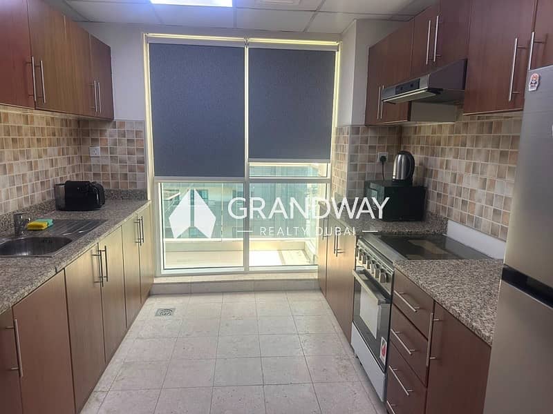 4 Bright 1BR | Great Amenities | Contemporary Living — photo 4