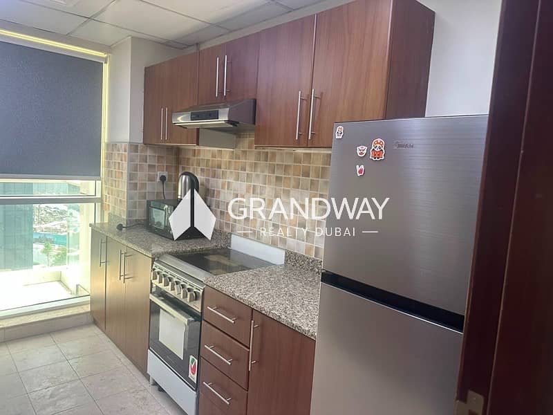 5 Bright 1BR | Great Amenities | Contemporary Living — photo 5