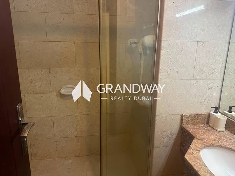 7 Bright 1BR | Great Amenities | Contemporary Living — photo 7
