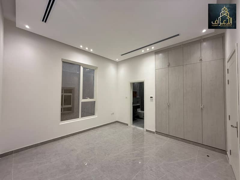 4 74ecd51b-a22c-4e42-bed6-86ee17769b99. jpg