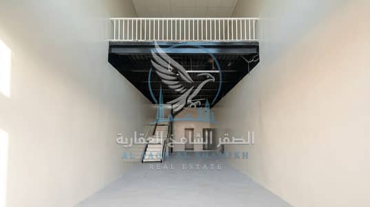 محل تجاري للايجار في المنطقة الصناعية، الشارقة - Parking Space in Front of the Shop. jpeg محل تجاري للايجار في المنطقة الصناعية، الشارقة - Parking Space in Front of the Shop. jpeg