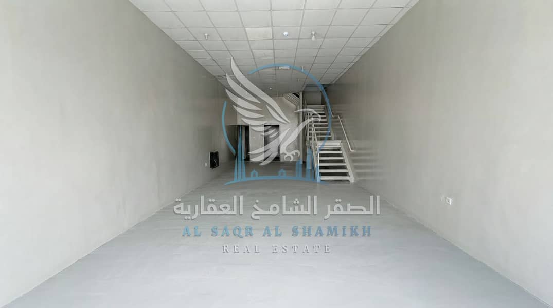 2 مكتب إداري داخل Office Space Inside Shopالمحل. jpeg