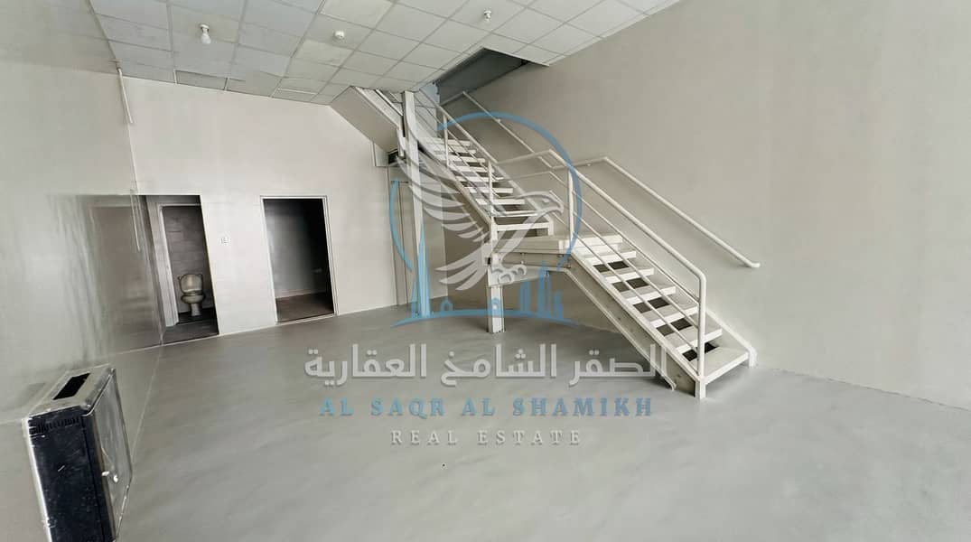7 واجهة المحل على الشارع الرئيسي Main Road Shop Front. jpeg