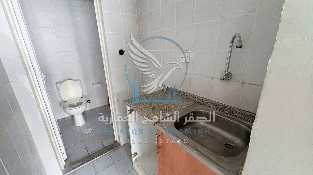 8 محل للإيجار في الصناعية 13Shop for Rent in Industrial Area 13. jpeg