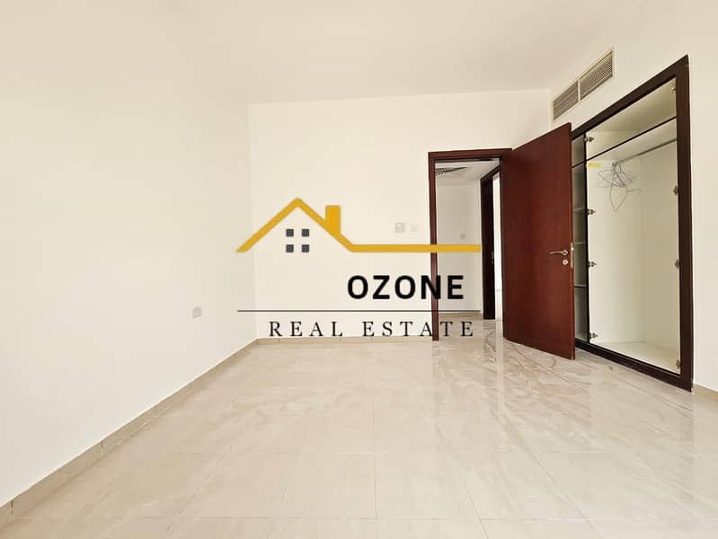 12 ae306d4f-8512-4ed5-aefa-ba7c61596972. jpg