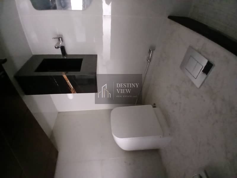 8 105779. jpg