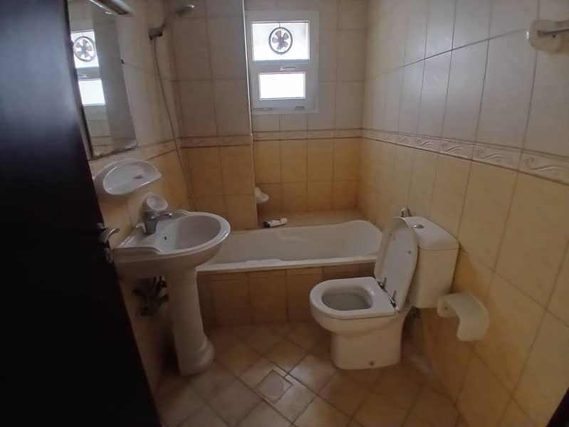 8 9017. jpg