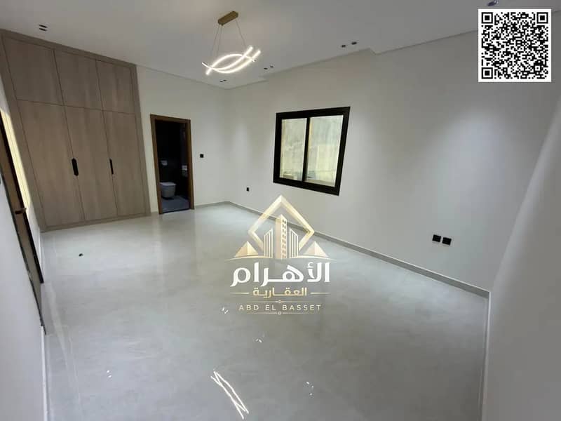 16 864472201-1066x800. webp