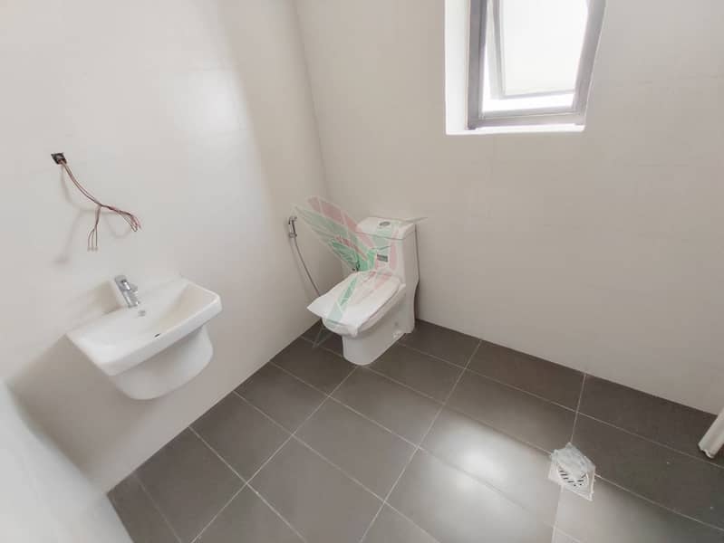 14 listing_1576257631306687_image (13). jpg