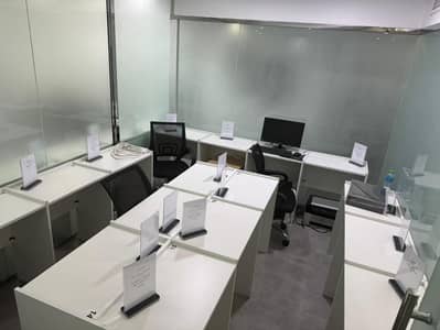 Office te Huur in Al Musalla, Sharjah - work space 1. jpeg