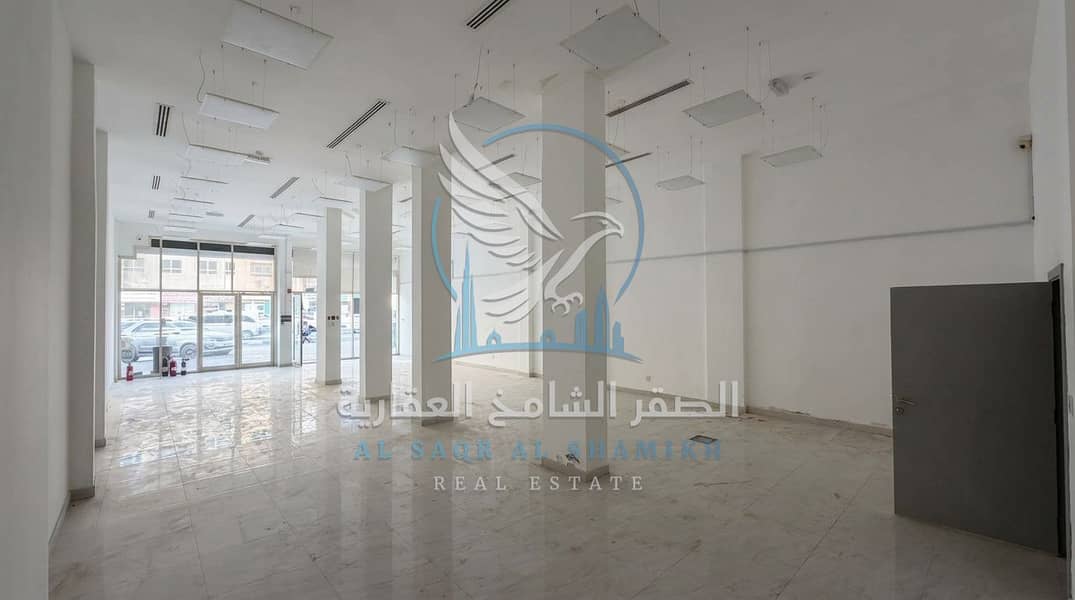 5 محل للإيجار 215 ألف درهم. jpeg