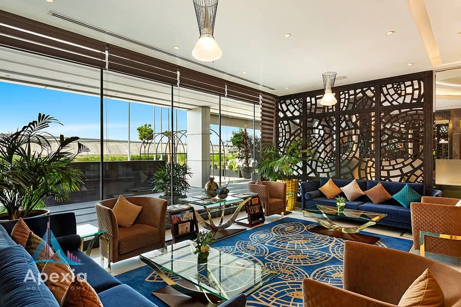 12 Royal-Continental-Suites-Lounge-4. jpg