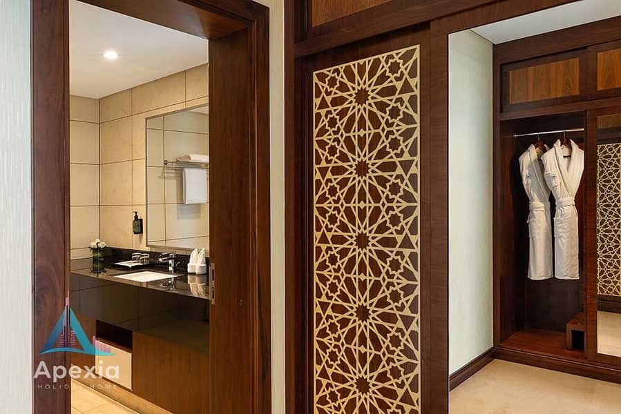 4 1-Bedroom-Apartment-Family-hotel-apartments-Business-Bay-Dubai-Canal-View-and-Burj-Khalifa-View2. jpg