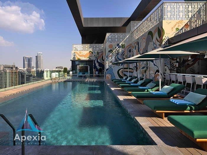16 06-take-a-dip-in-our-stunning-rooftop-pool. jpg