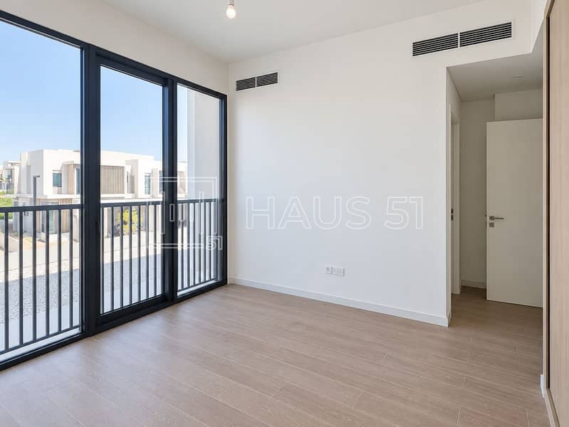10 Jebel Ali village townhous-12. jpg
