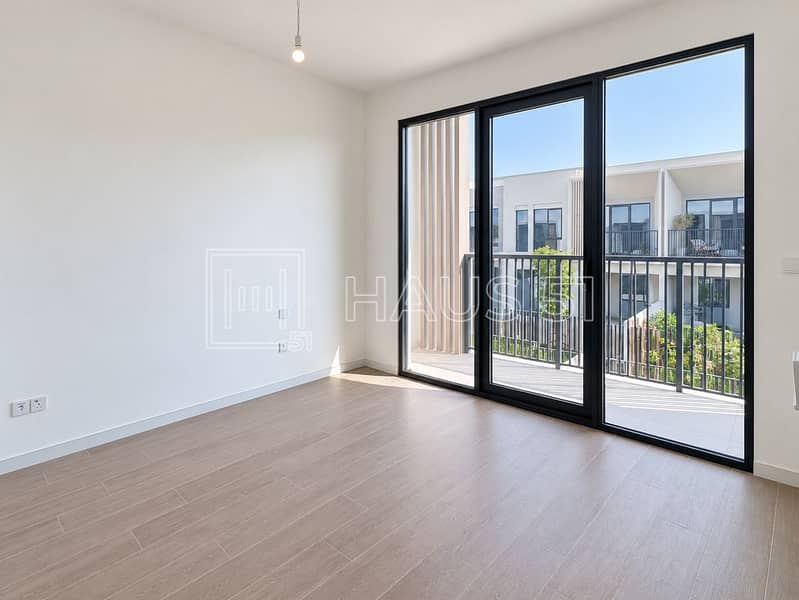 14 Jebel Ali village townhous-11. jpg