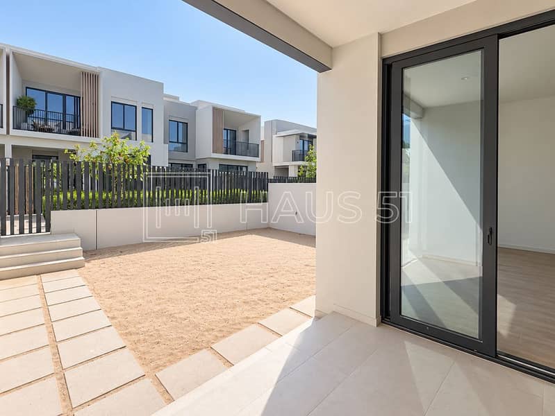 20 Jebel Ali village townhous-22. jpg