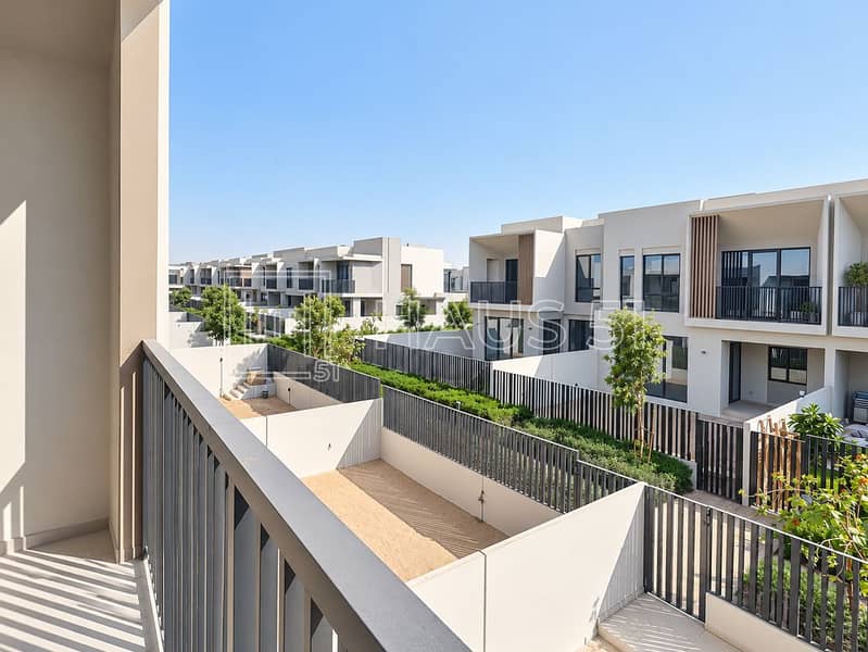 22 Jebel Ali village townhous-20. jpg