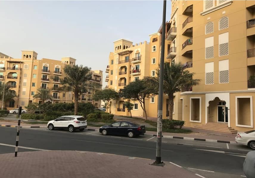 ONE BEDROOM FOR RENT IN EMIRATES CLUSTER  | WITH BALCONY