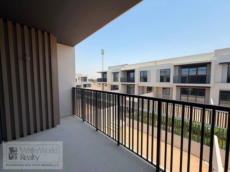 15 outside view (2). jpg