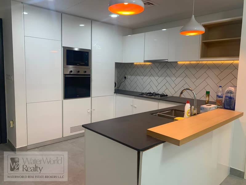 8 living kitchen (3). jpeg