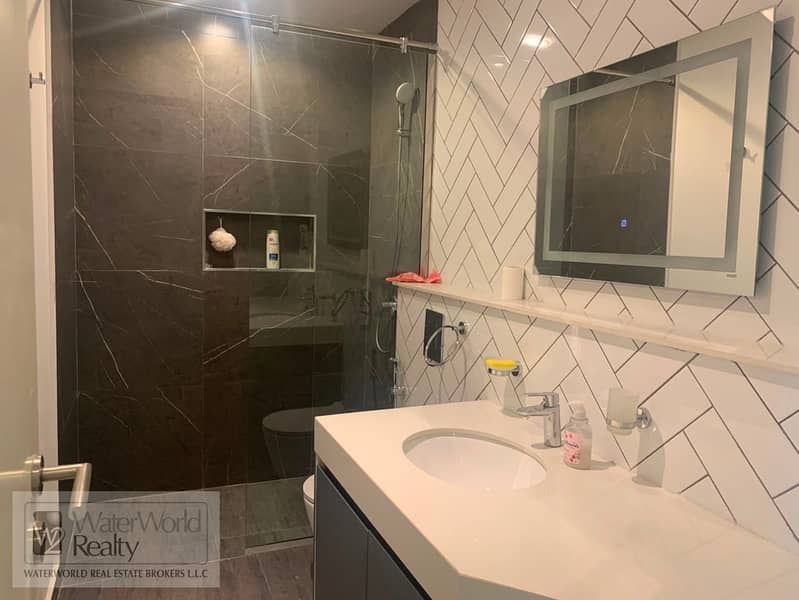 10 bathroom (1). jpeg