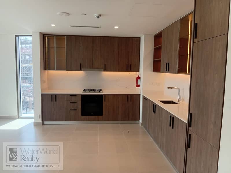 6 kitchen (2). jpeg