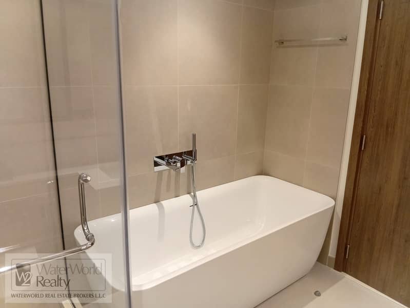 9 bathroom (2). jpeg