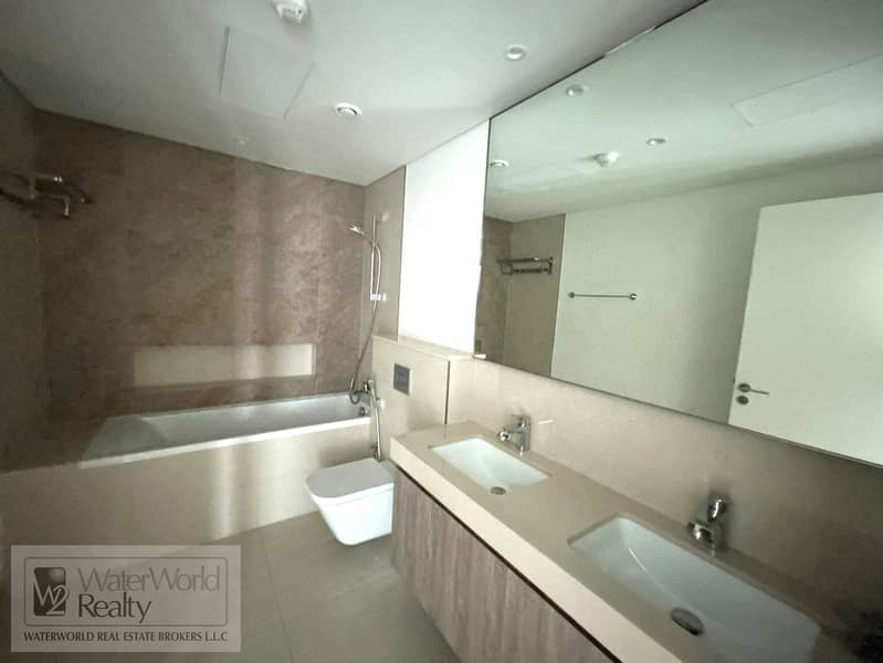 17 washroom (2). jpeg