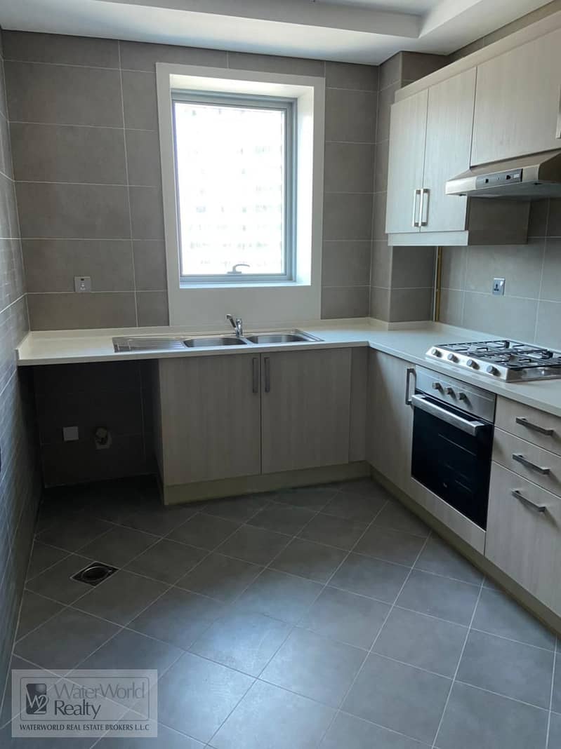 18 KITCHEN 2. jpeg