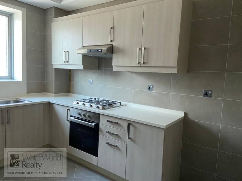 19 KITCHEN 3. jpeg
