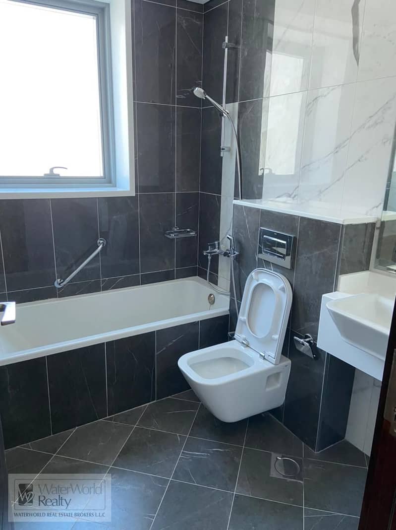 21 MASTER'S BATH 2. jpeg