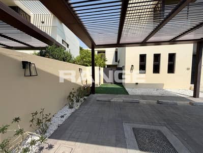 3 Bedroom Townhouse for Rent in DAMAC Hills, Dubai - Spacious| Close Kitchen |Ready To Move