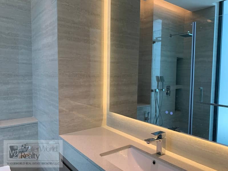 25 bathroom (1). jpeg
