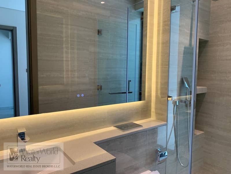 26 bathroom (2). jpeg