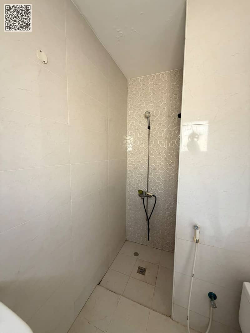 28 50165. jpg