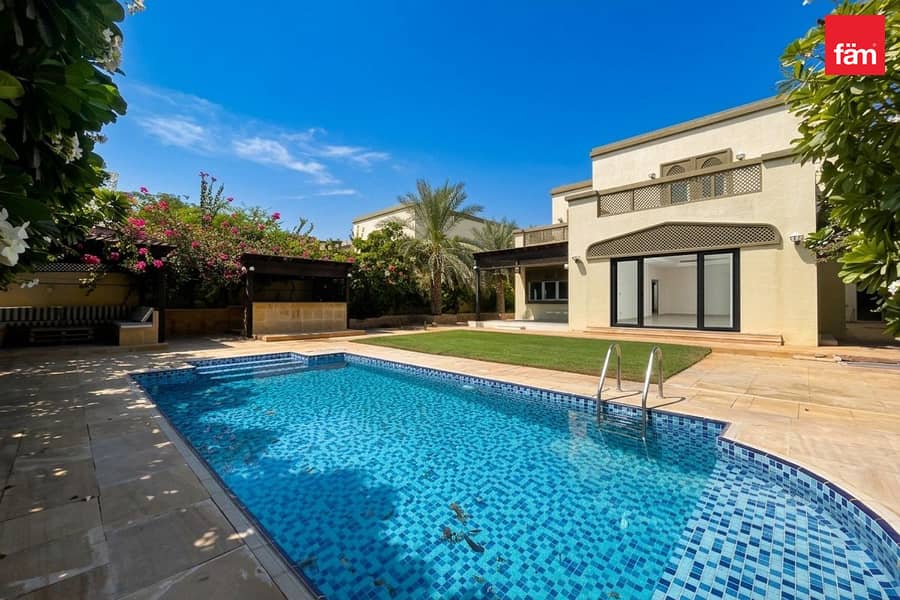 Beautiful Spacious 4 Bedroom Ensuite Villa /Pool Beautiful Spacious 4 Bedroom Ensuite Villa /Pool