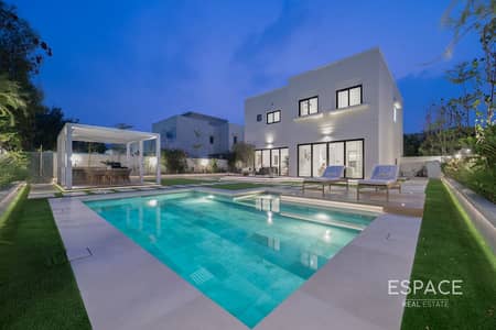 5 Bedroom Villa for Sale in The Meadows, Dubai - Stunning Turn key 5 Bedroom All En-suite