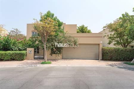 5 habitaciones Villa para en Alquiler en The Meadows, Dubai - Villa en The Meadows,The Meadows 5, 5 dormitorios, 515000 AED - 16426180 5 habitaciones Villa para en Alquiler en The Meadows, Dubai - Villa en The Meadows,The Meadows 5, 5 dormitorios, 515000 AED - 16426180