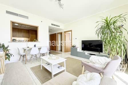 1 Bedroom Apartment for Sale in The Views, Dubai - Vacant on Transfer | Furnished | Lake Views