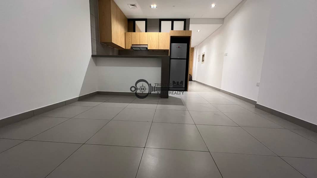 8 1000069156. jpg