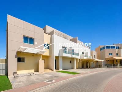 5 Bedroom Villa for Sale in Al Reef, Abu Dhabi - Elegant 5BR+Pool|Peaceful Community|Prime Area