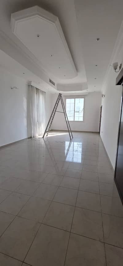 Villa de 5 chambres à à louer à Al Nekhailat, Sharjah - WhatsApp Image 2026-09-07 at 5.21. 19 PM (2). jpeg Villa de 5 chambres à à louer à Al Nekhailat, Sharjah - WhatsApp Image 2026-09-07 at 5.21. 19 PM (2). jpeg