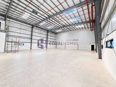 Warehouse for Rent in Jebel Ali, Dubai - Spacious Warehouse At 300KW Power | Prime Location Warehouse for Rent in Jebel Ali, Dubai - Spacious Warehouse At 300KW Power | Prime Location