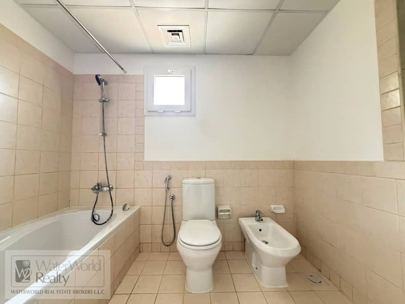 18 cdd5fb83-ad60-4ac5-9773-195abdd0d235. jpg