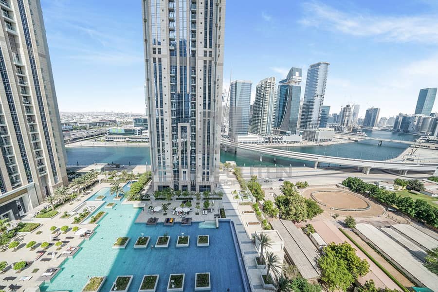 Burj Khalifa & Dubai Water Canal Views | Mid-Floor Burj Khalifa & Dubai Water Canal Views | Mid-Floor