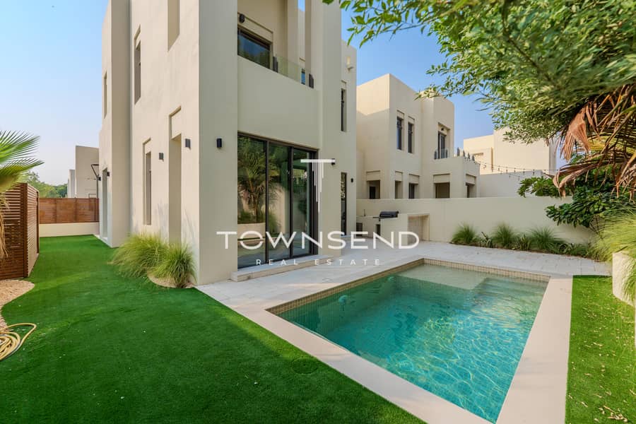 Fully Upgraded Corner Villa | Private Pool | Turnkey Ready Fully Upgraded Corner Villa | Private Pool | Turnkey Ready
