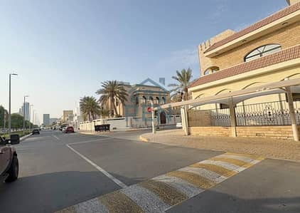 5 Schlafzimmer Villa zum zur Miete in Al Manhal, Abu Dhabi - Villa in Al Manhal, 5 schlafzimmer, 400000 AED - 16431999
